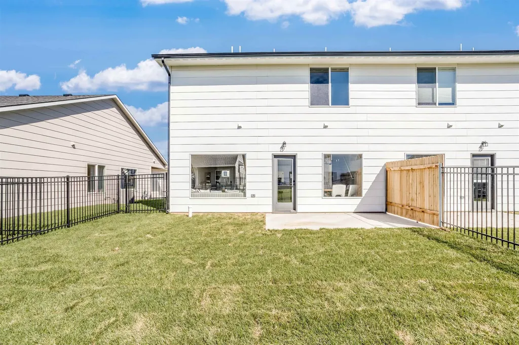 12433 W Fennec Wichita KS 67223