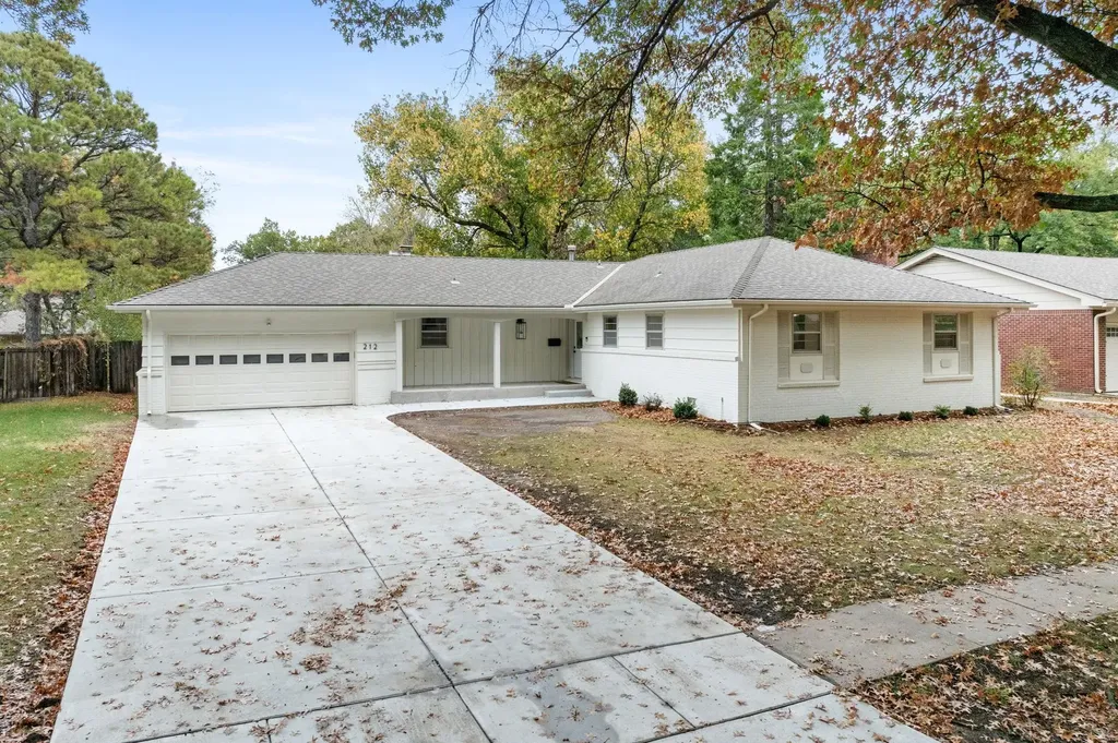 212 N Post Oak Road Wichita KS 67206