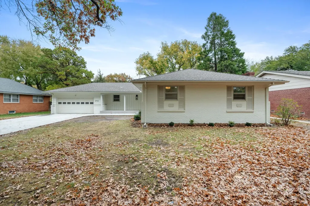 212 N Post Oak Road Wichita KS 67206