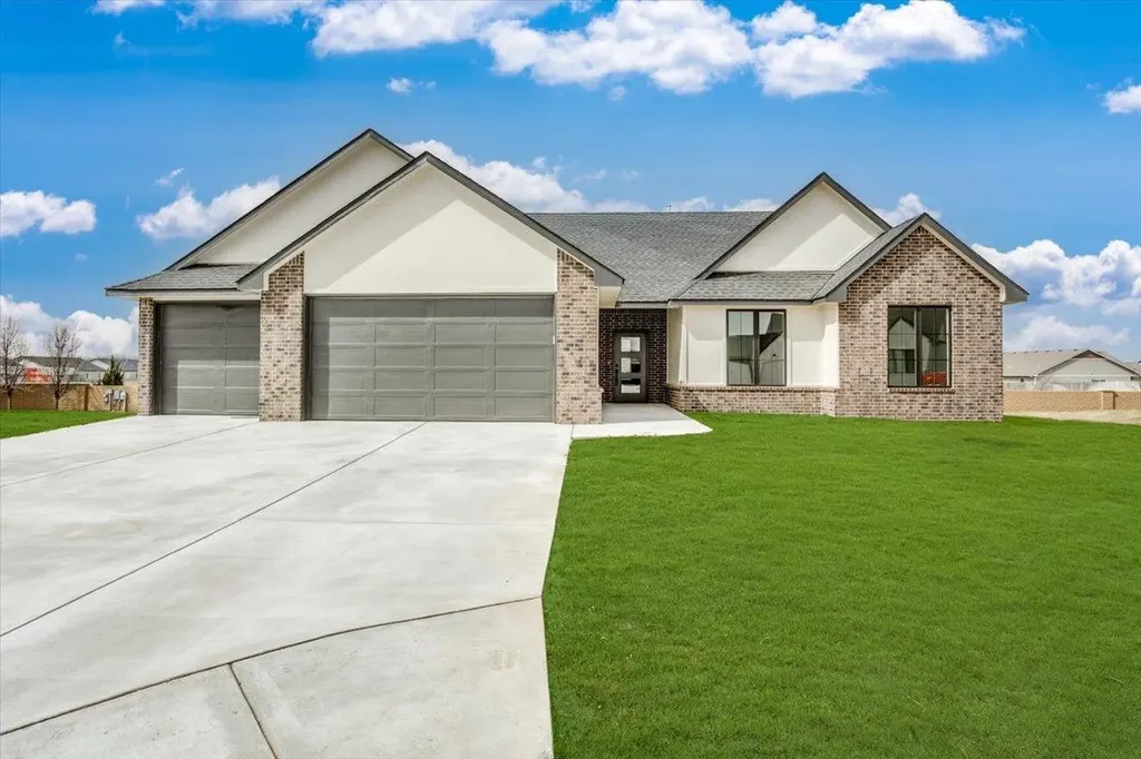 3229 Pine Grove Wichita KS 67205