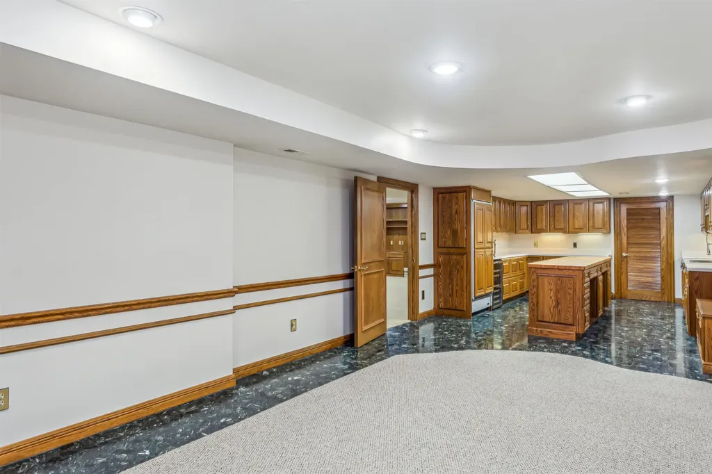 547 N Turnberry Circle Wichita KS 67230