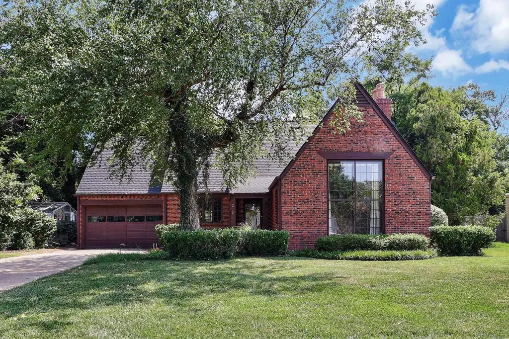 216 N Battin Street Wichita KS 67208