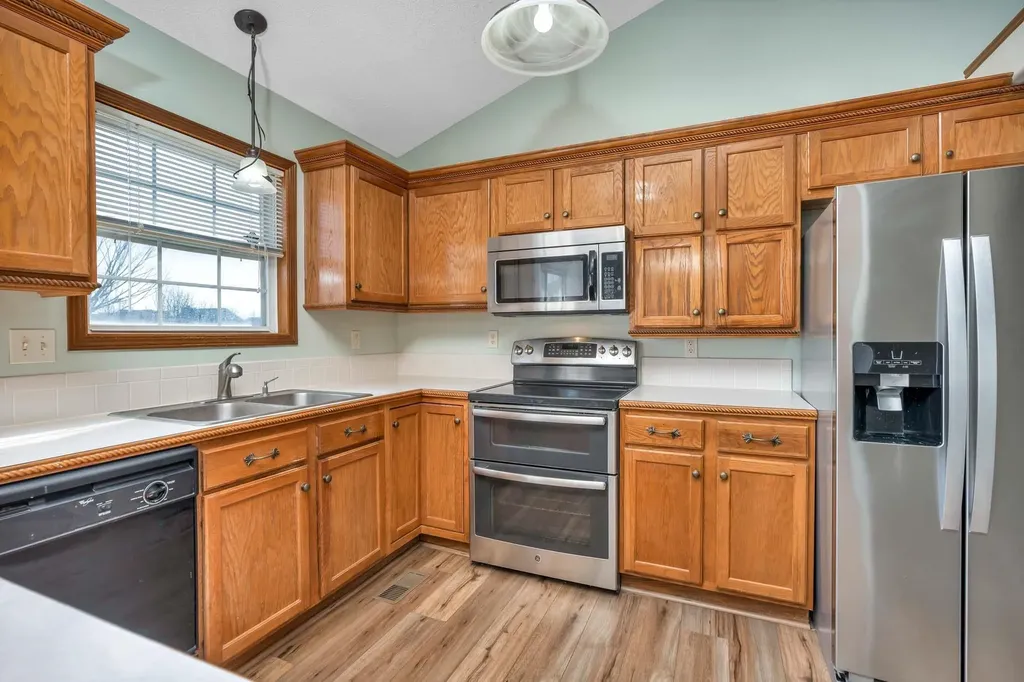2432 S Gatewood Street Wichita KS 67210
