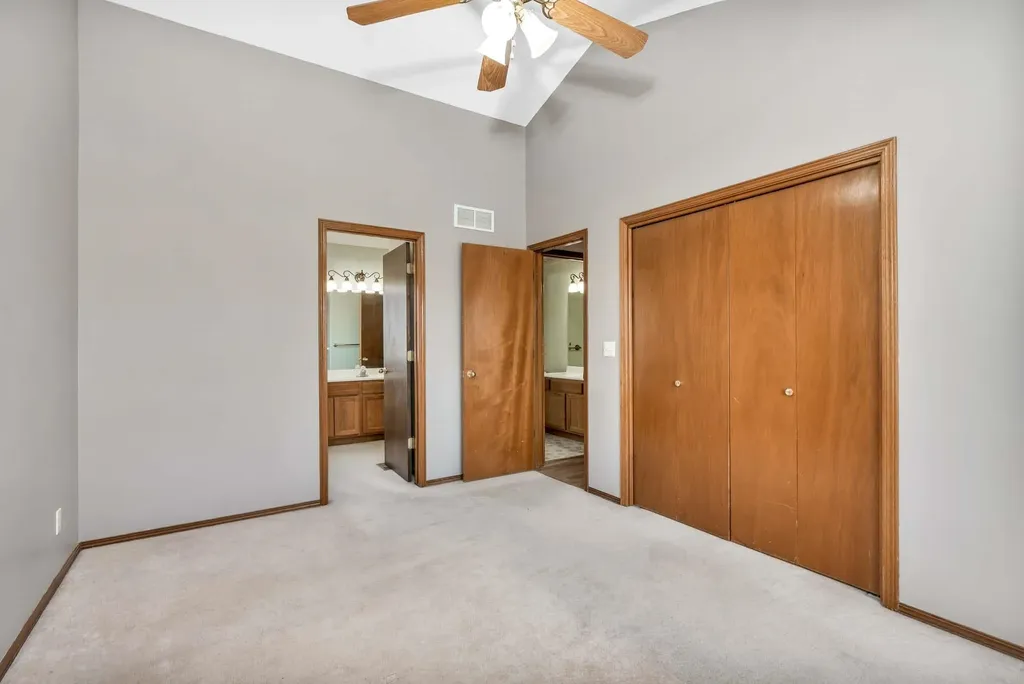 2432 S Gatewood Street Wichita KS 67210