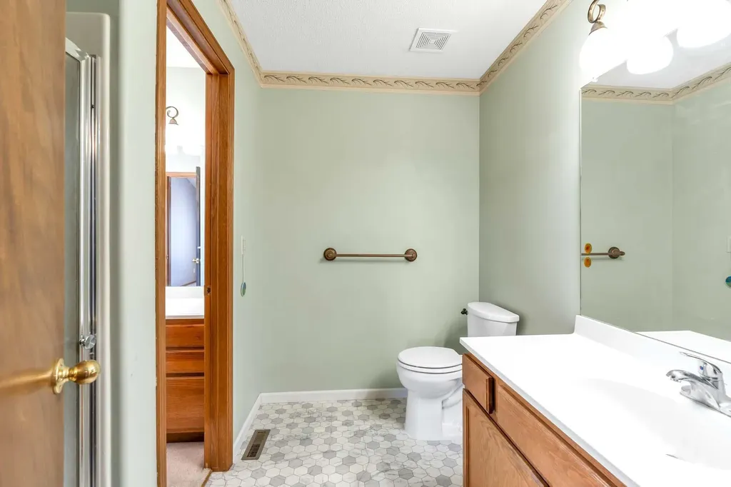 2432 S Gatewood Street Wichita KS 67210