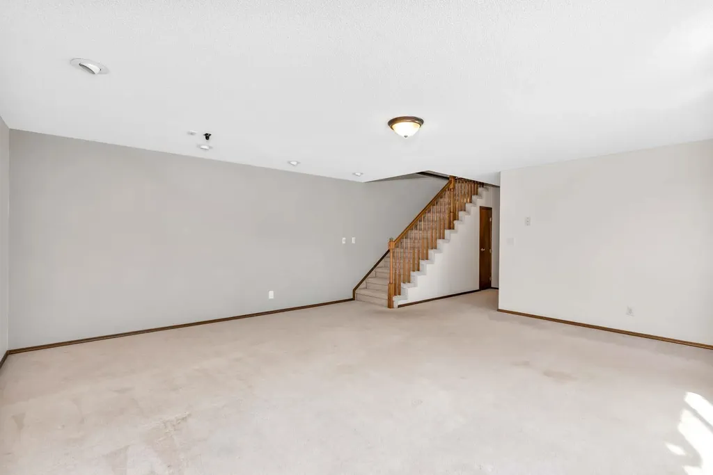 2432 S Gatewood Street Wichita KS 67210