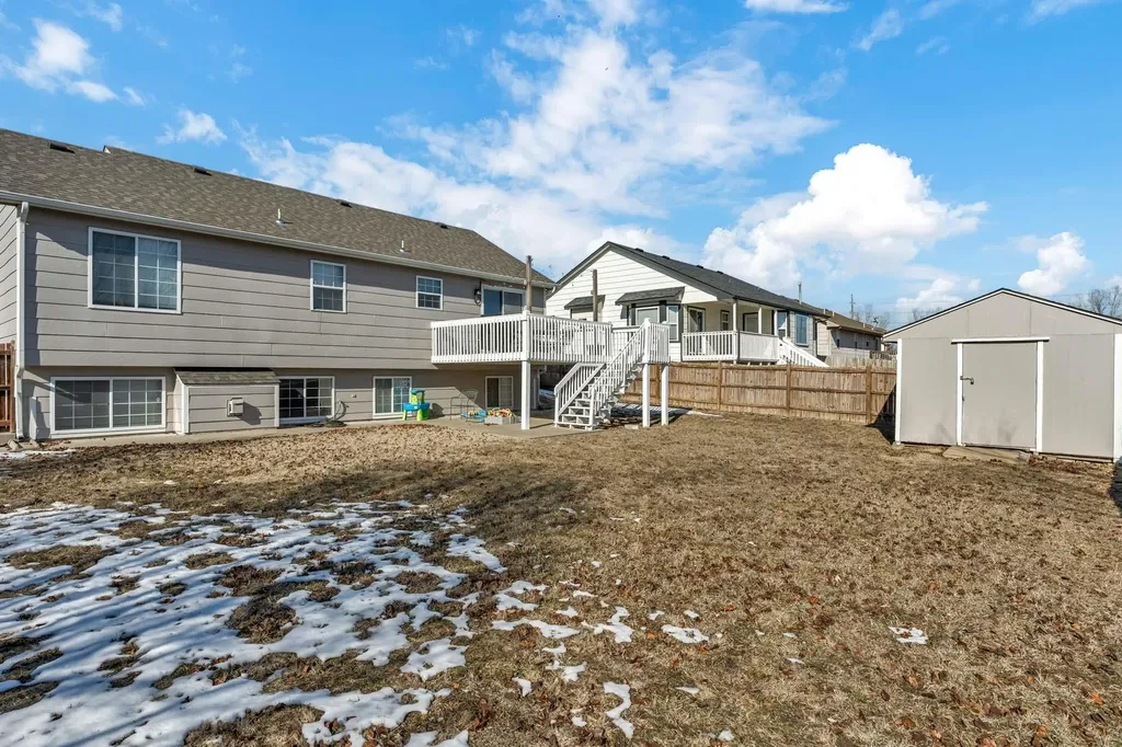 2432 S Gatewood Street Wichita KS 67210