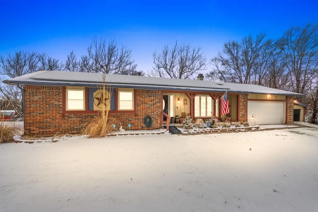 4153 N Parkwood Lane Bel Aire KS 67220