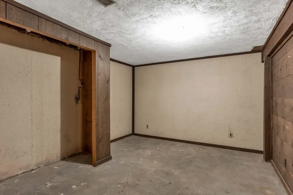 1505 N Mesa Wichita KS 67212