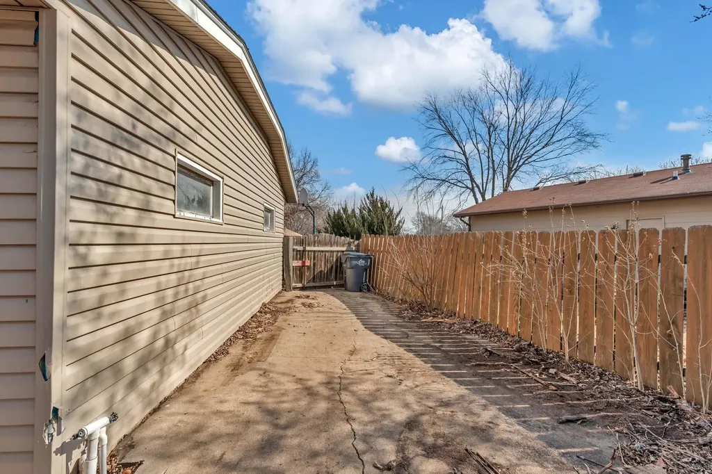1505 N Mesa Wichita KS 67212
