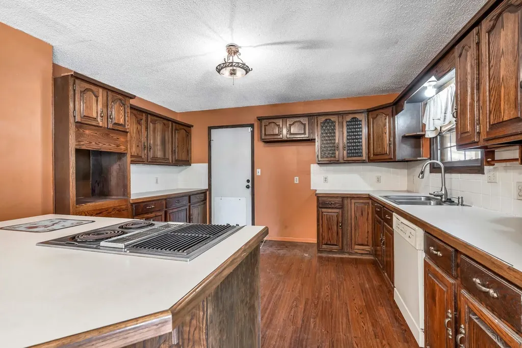 1505 N Mesa Wichita KS 67212