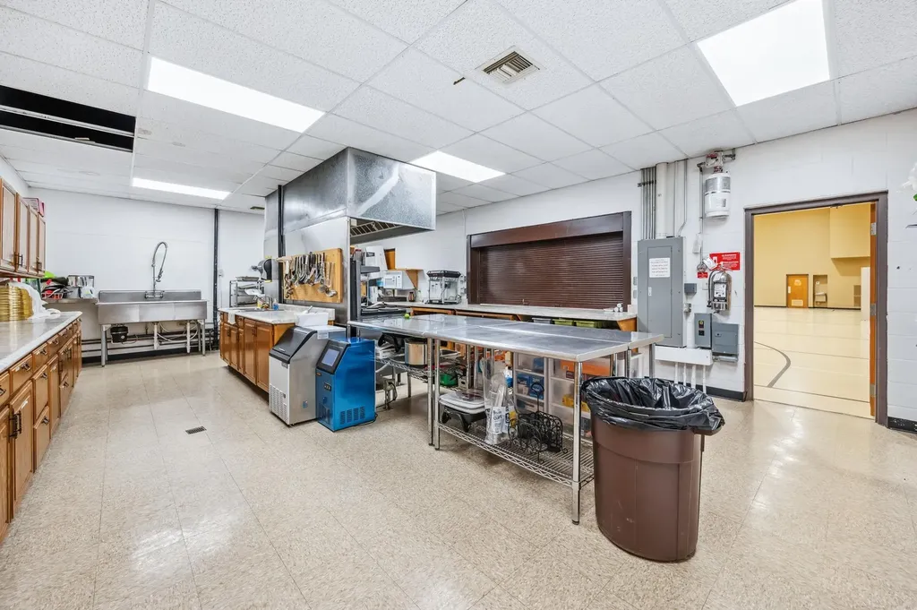 2757 S Glenn Wichita KS 67217-1841