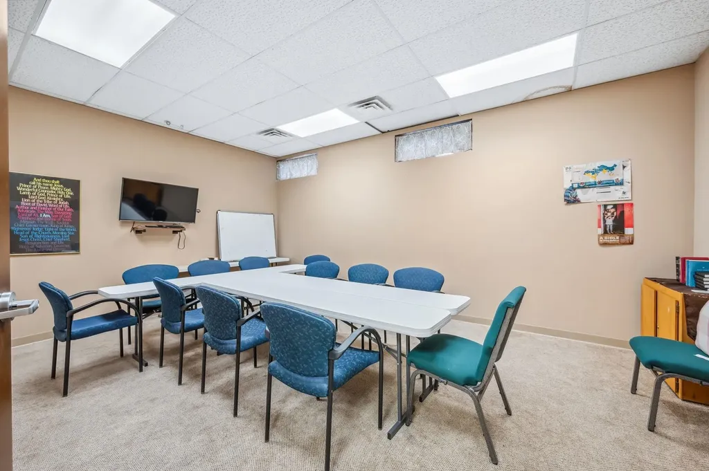 2757 S Glenn Wichita KS 67217-1841