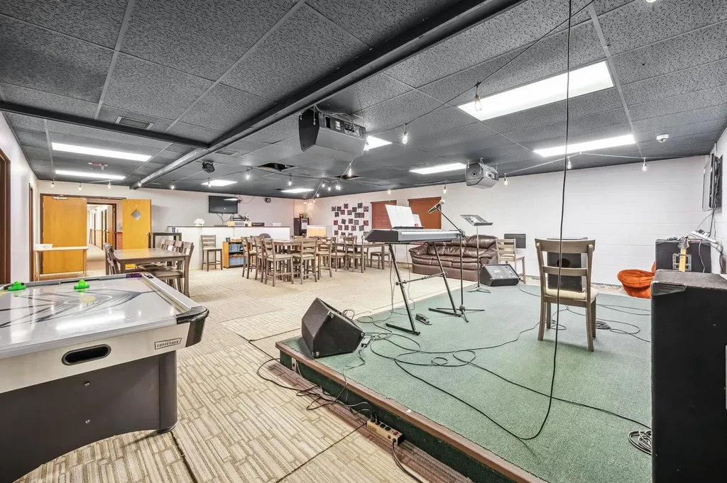 2757 S Glenn Wichita KS 67217-1841