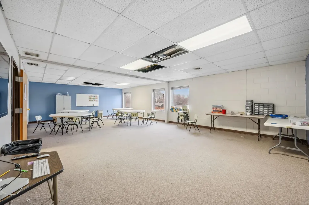 2757 S Glenn Wichita KS 67217-1841