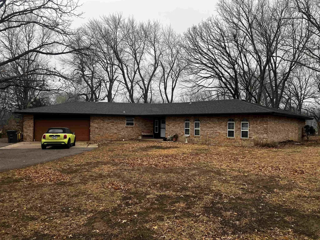 1720 E Madison Arkansas City KS 67005