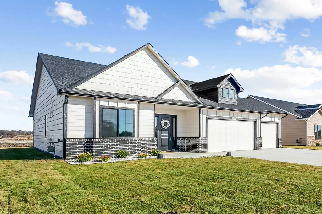 1620 E Appleton Street Valley Center KS 67147