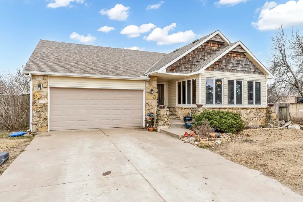 13930 E 39th Street S Derby KS 67037