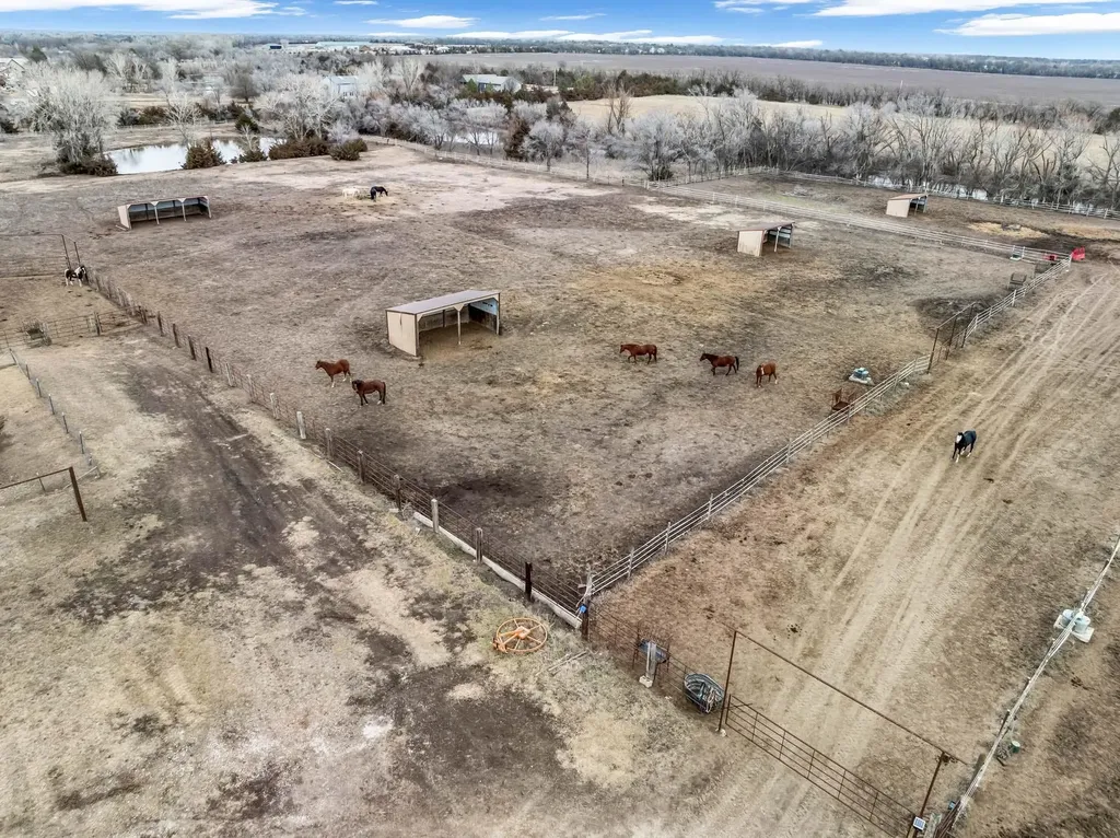 13930 E 39th Street S Derby KS 67037