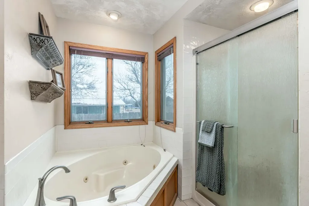 13930 E 39th Street S Derby KS 67037
