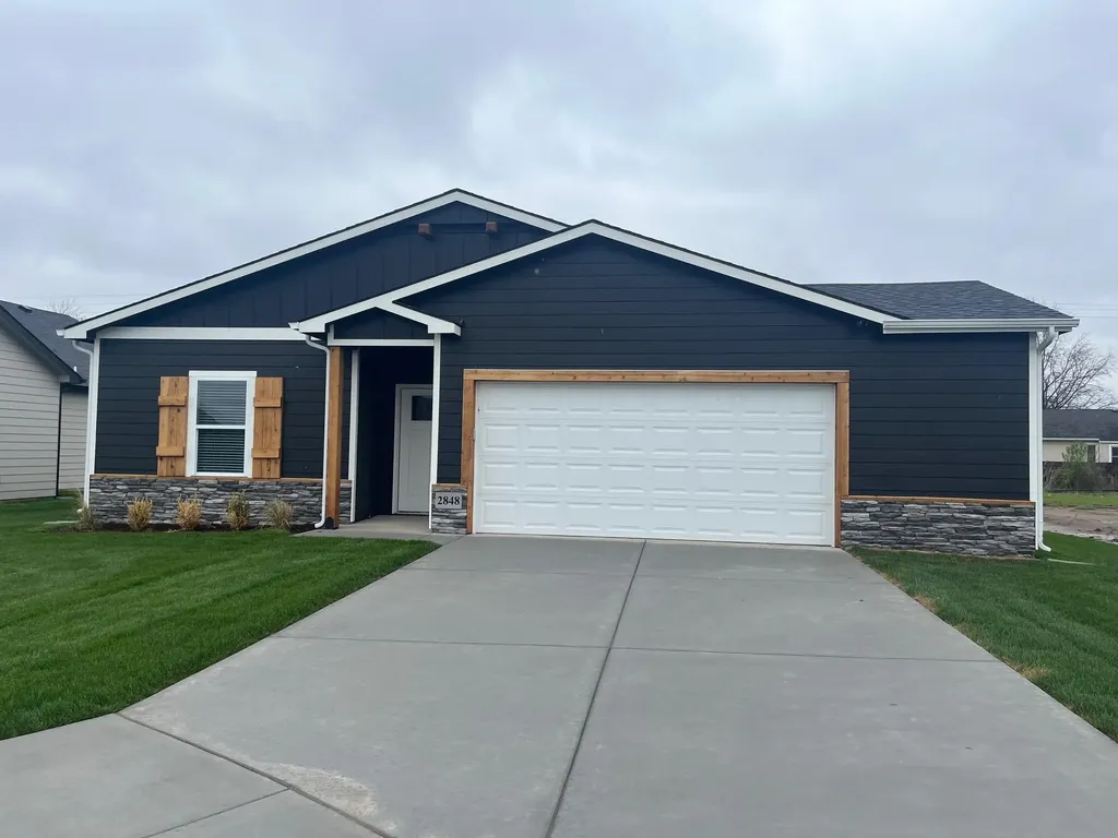 2848 S Maize Court Wichita KS 67215