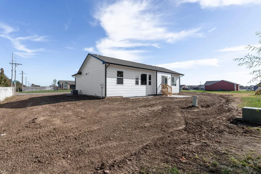 2825 N Rutland Lane Augusta KS 67010