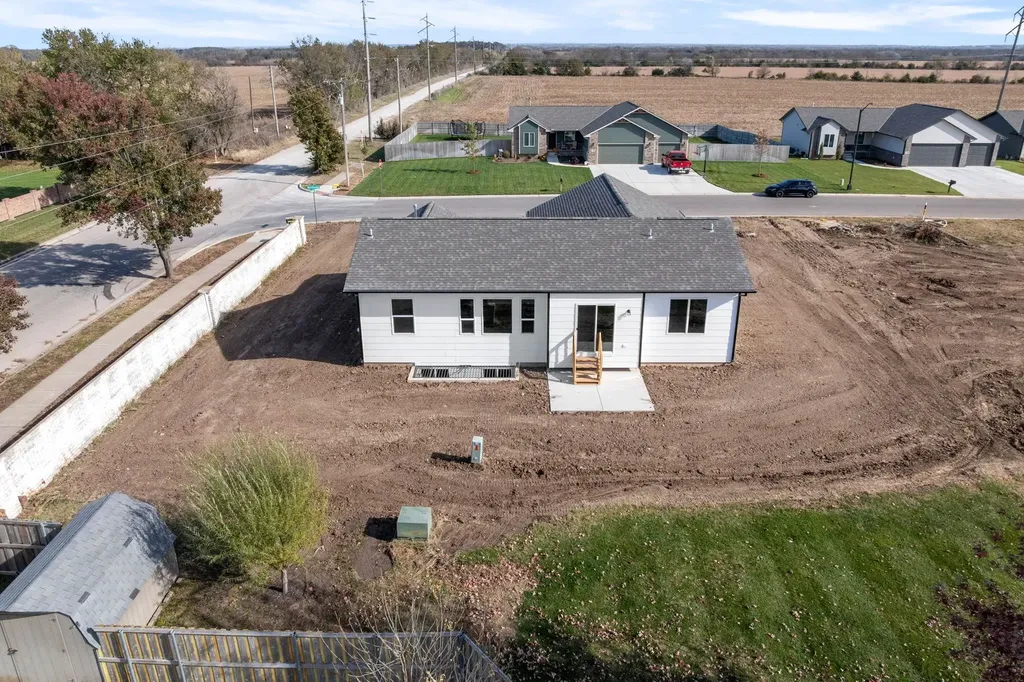 2825 N Rutland Lane Augusta KS 67010