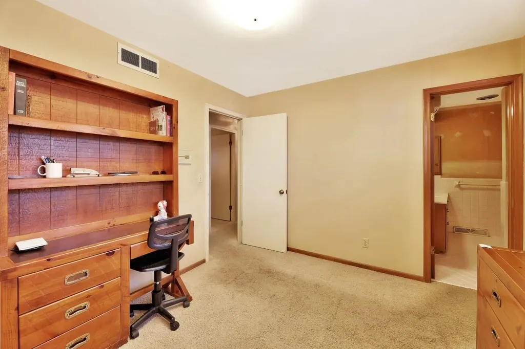 673 N Broadmoor Avenue Wichita KS 67206