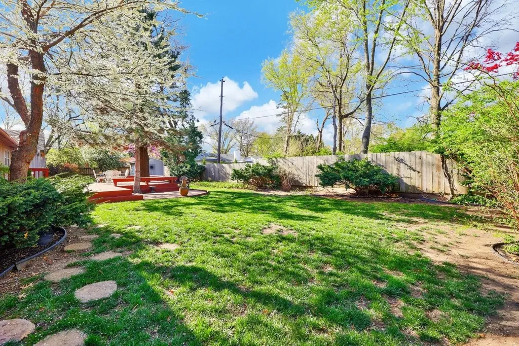 673 N Broadmoor Avenue Wichita KS 67206