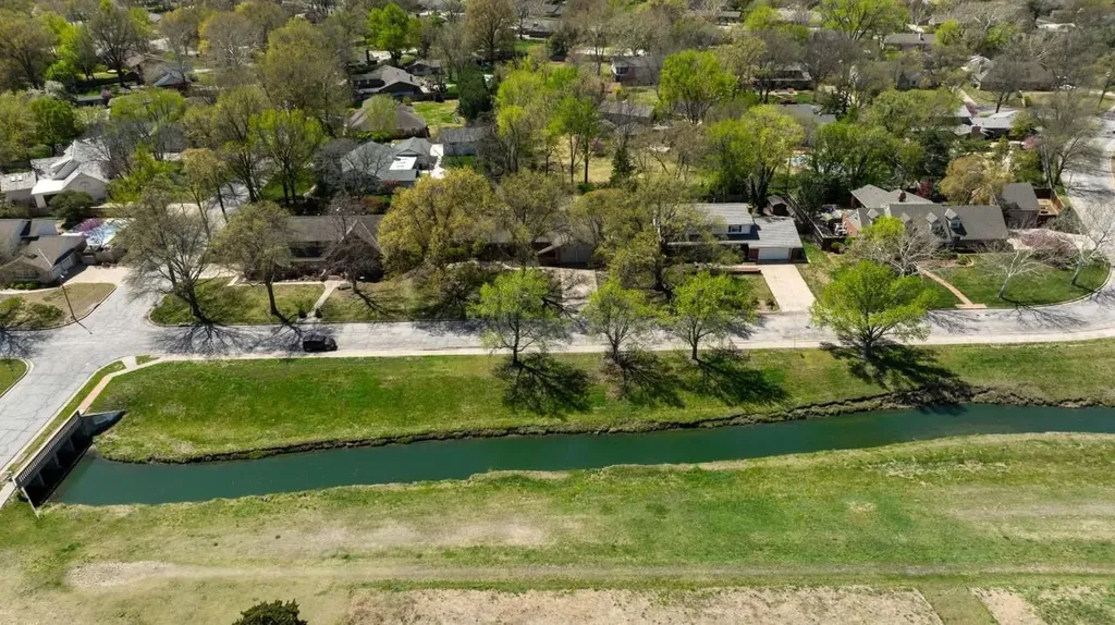 673 N Broadmoor Avenue Wichita KS 67206