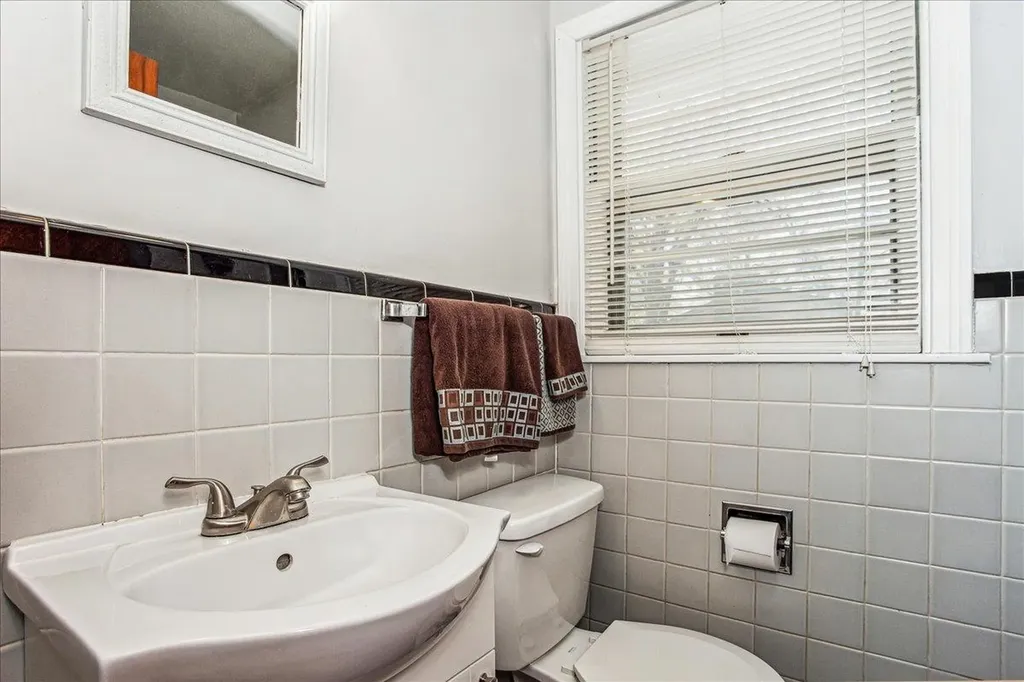 211 S Edgemoor Street Wichita KS 67218