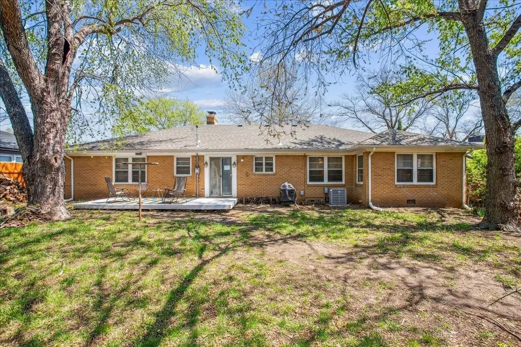 211 S Edgemoor Street Wichita KS 67218