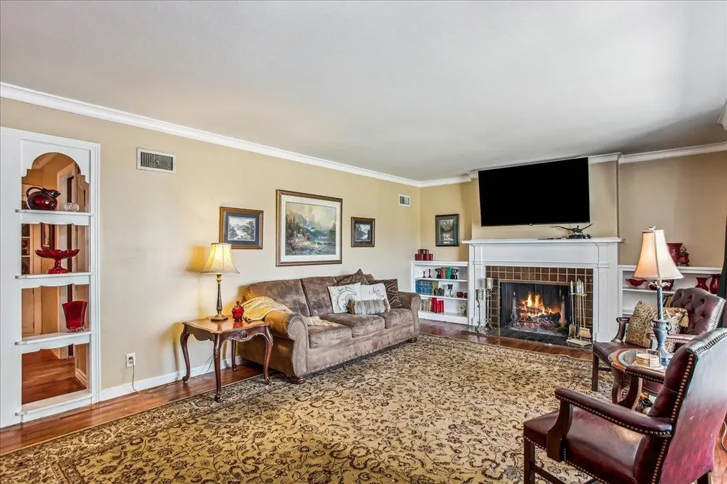 211 S Edgemoor Street Wichita KS 67218