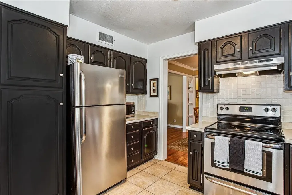 211 S Edgemoor Street Wichita KS 67218
