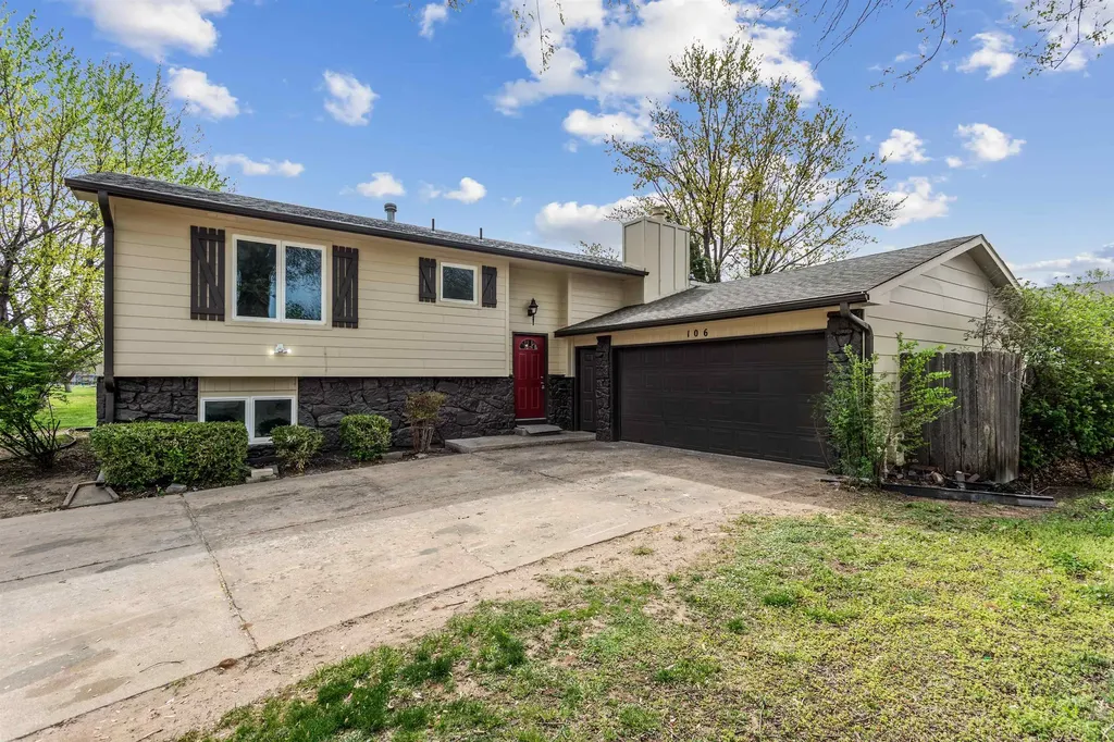 106 N Summitlawn Circle Wichita KS 67212