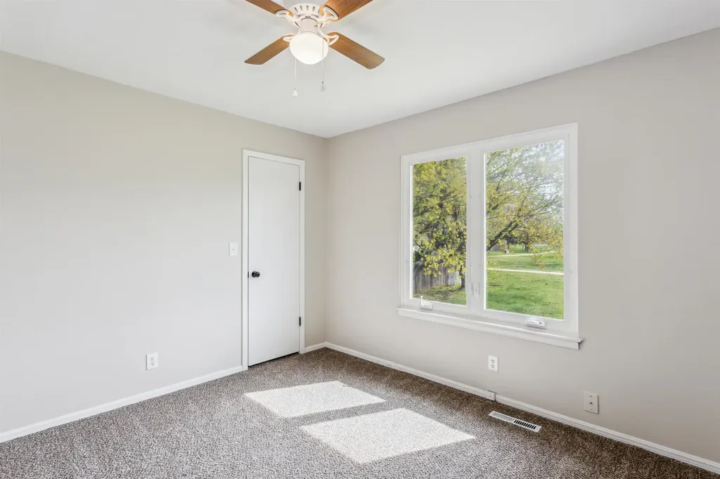 106 N Summitlawn Circle Wichita KS 67212