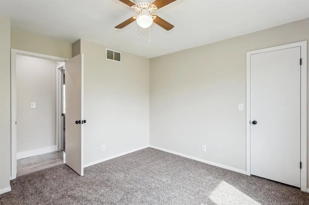 106 N Summitlawn Circle Wichita KS 67212