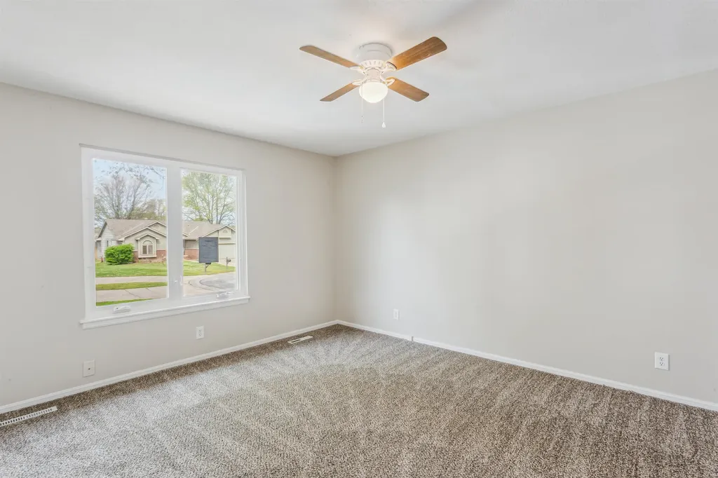 106 N Summitlawn Circle Wichita KS 67212