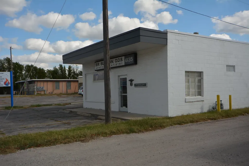 6135 E Harry Street Wichita KS 67218