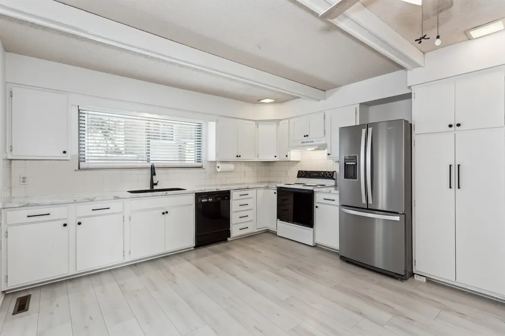 8325 E Harry Street Wichita KS 67207