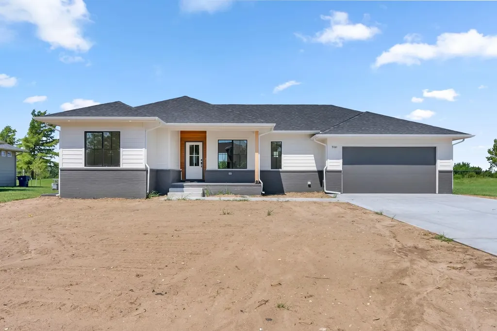 5161 N Colonial Avenue Bel Aire KS 67226