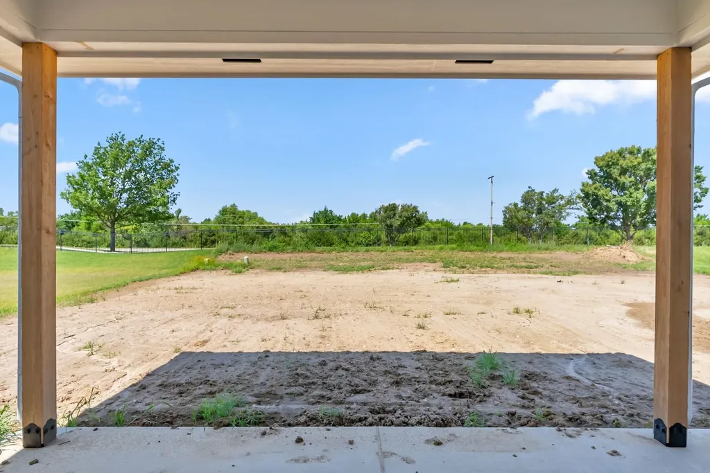 5161 N Colonial Avenue Bel Aire KS 67226