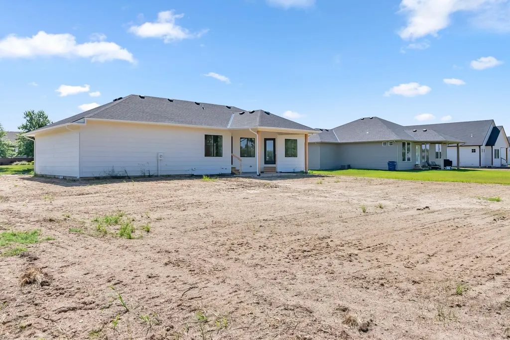 5161 N Colonial Avenue Bel Aire KS 67226