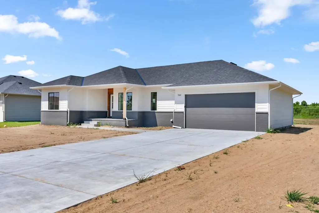 5161 N Colonial Avenue Bel Aire KS 67226