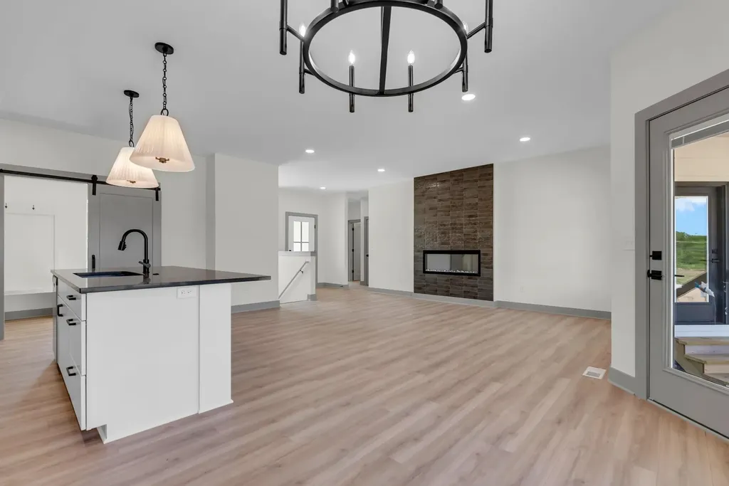 5161 N Colonial Avenue Bel Aire KS 67226