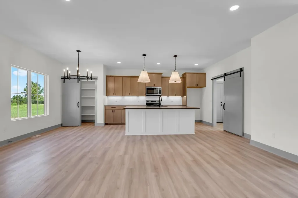 5161 N Colonial Avenue Bel Aire KS 67226