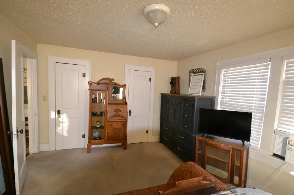 3021 E Oakland Avenue Wichita KS 67211