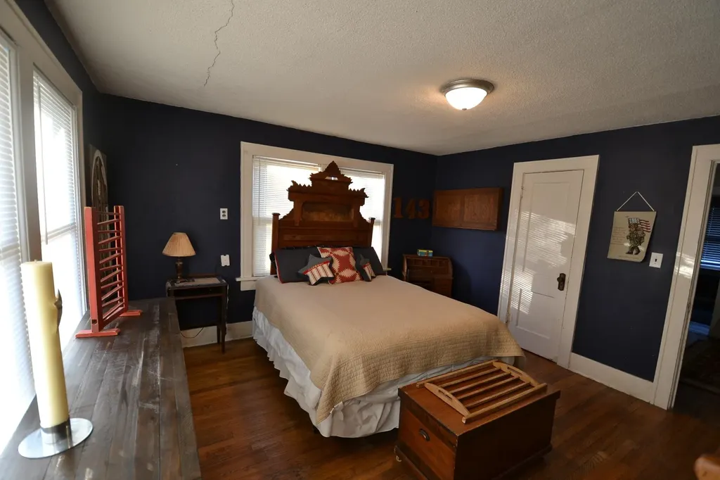 3021 E Oakland Avenue Wichita KS 67211