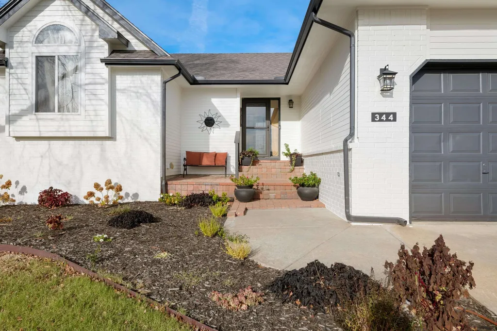 344 N Oakmont Court Andover KS 67002