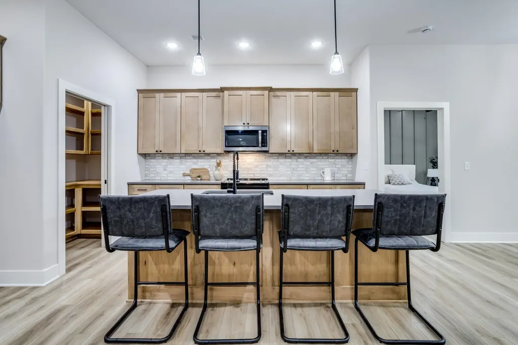 9104 E 33rd Circle S Wichita KS 67210